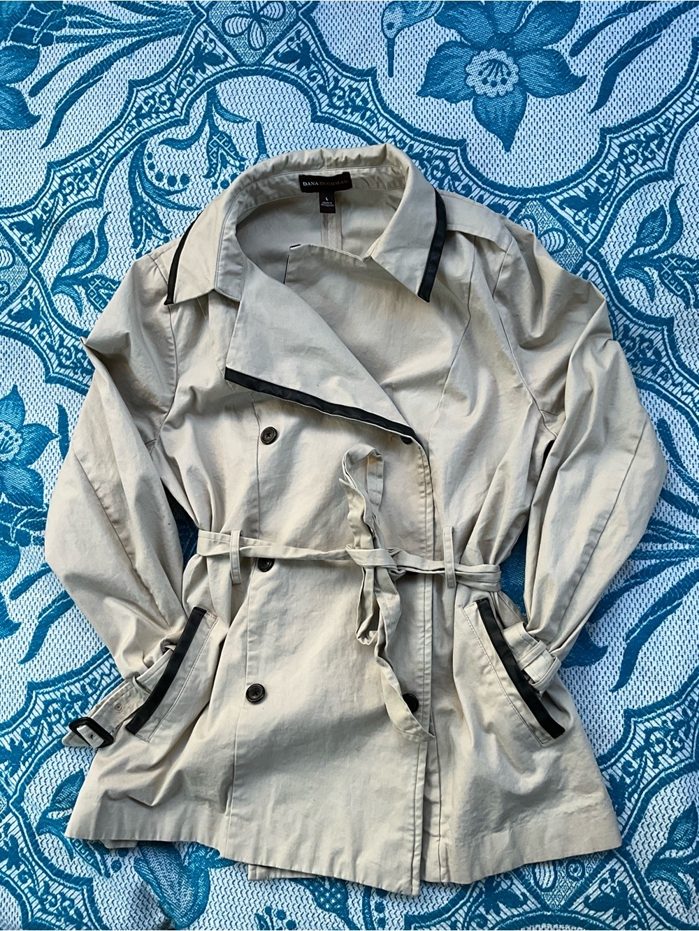 Dana Buchman Beige Short Trench Coat Jacket Black Faux Leather Trim Belted L